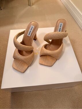 Steve Madden Kloss Natural Raffia Twist-Strap Block Heel Mules